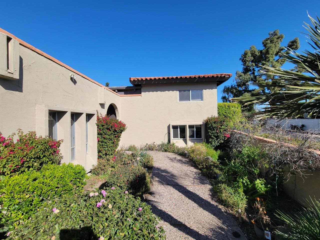 1542 East Solano Drive #1 - Photo 6 of 50