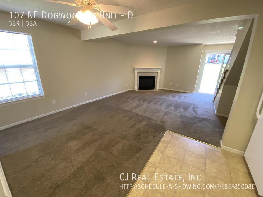 107 Ne Dogwood St #D - Photo 2 of 11