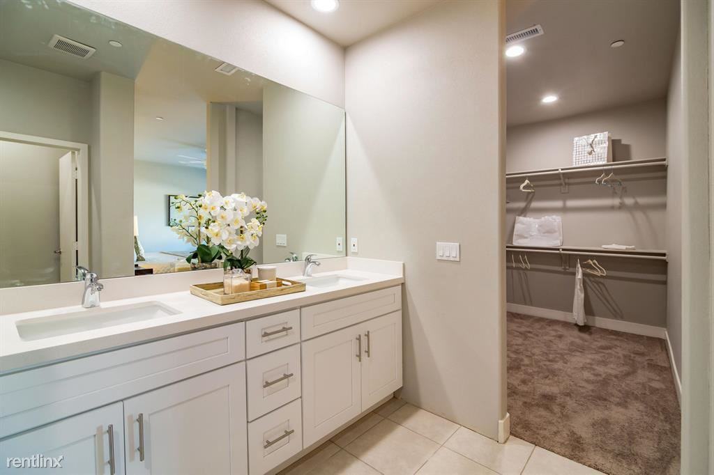 13701 El Cajon Dr - Photo 3 of 17