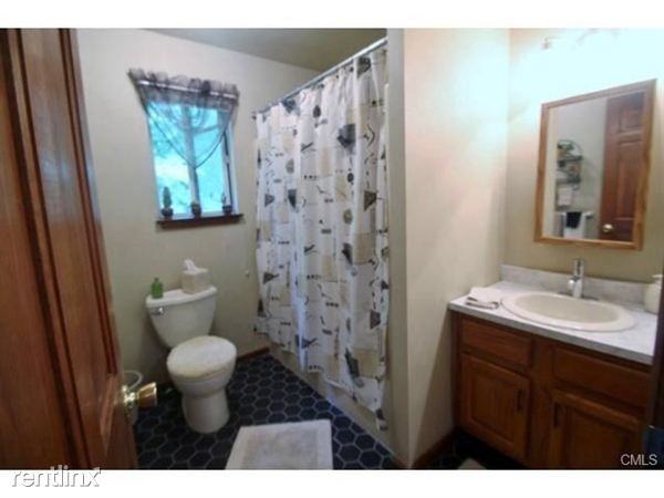 Covered Bridge Townhouse - Photo 2 of 8