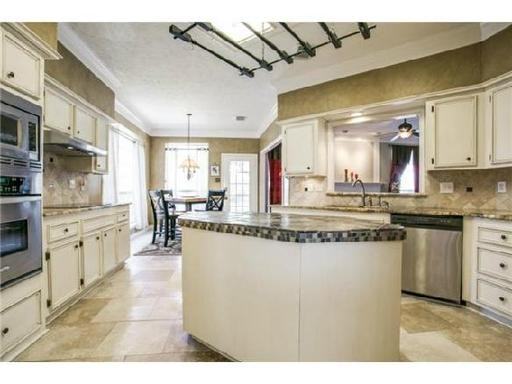 2413 Pistachio Dr - Photo 3 of 4