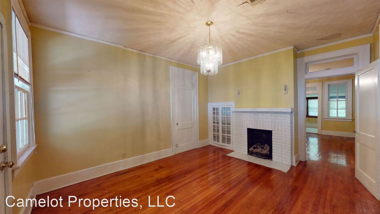 1561 S. Court Street - Photo 3 of 23