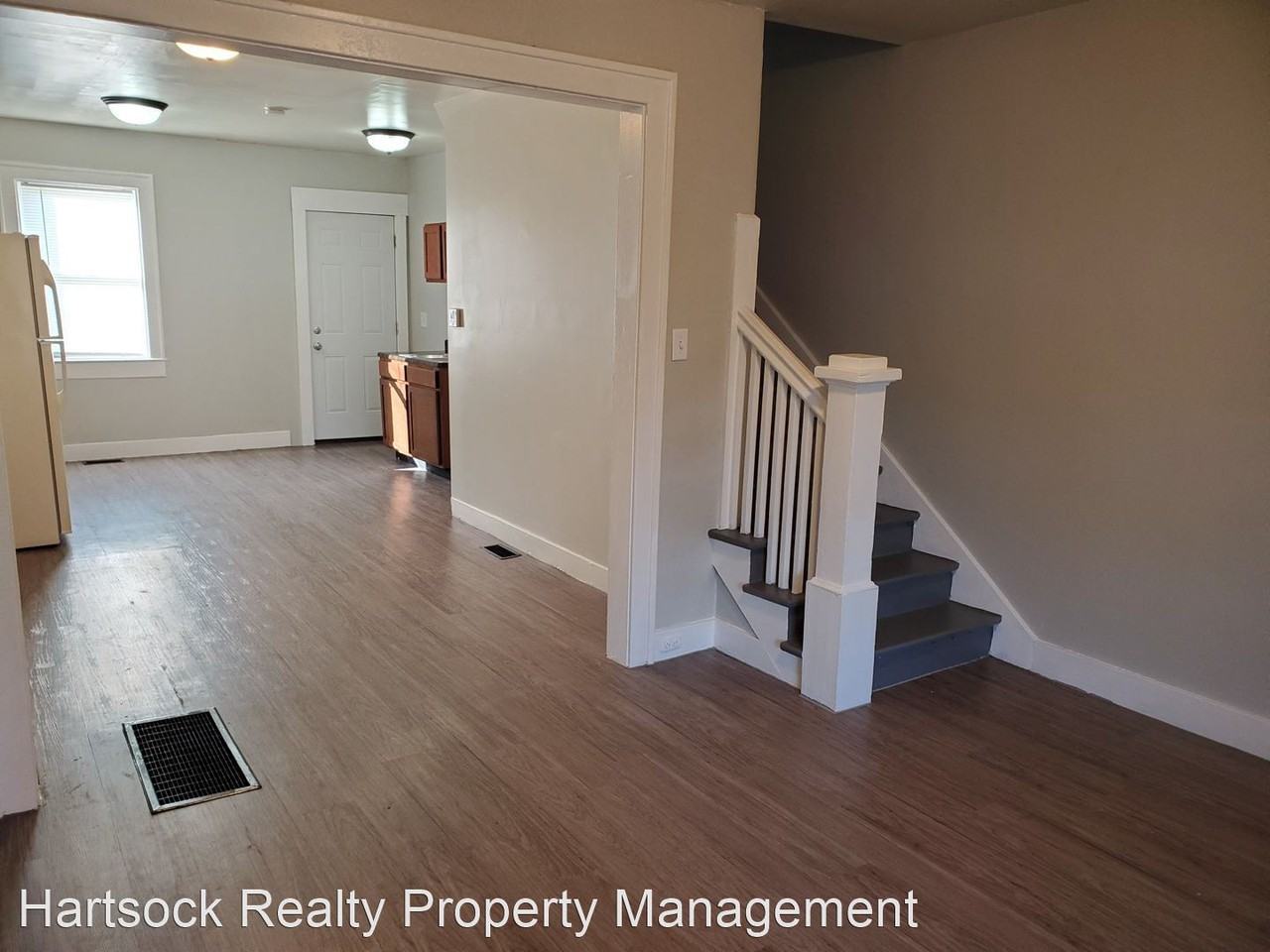 145 W Grand Ave - Photo 3 of 15