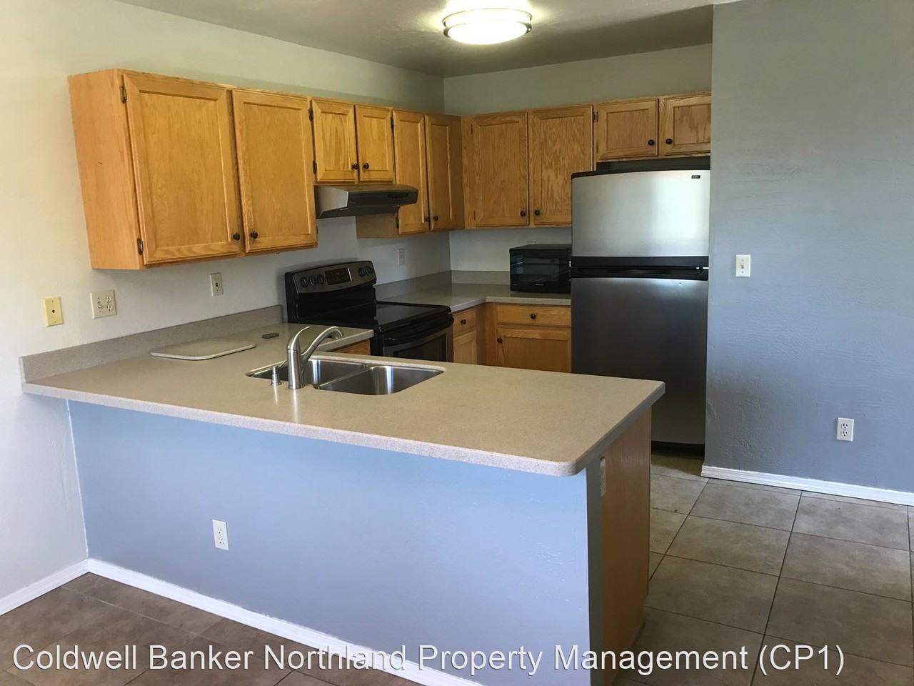 835 N Pine Cliff Dr - Photo 2 of 14