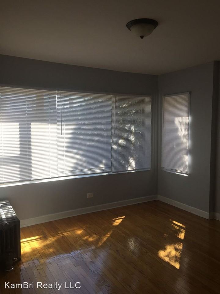 7204 S Cornell Ave - Photo 2 of 14