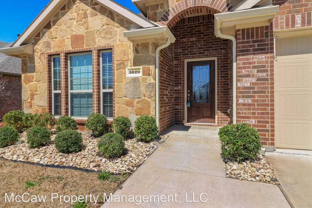 3020 Oak Crest Dr - Photo 2 of 26