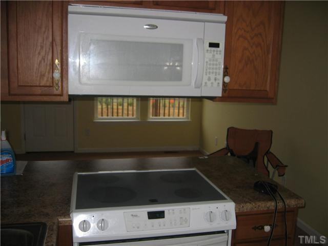 910 Jill Dr - Photo 3 of 6