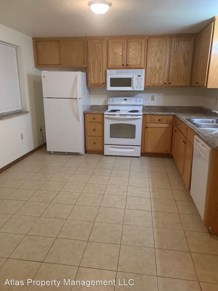 304 W 31st St - Photo 2 of 8