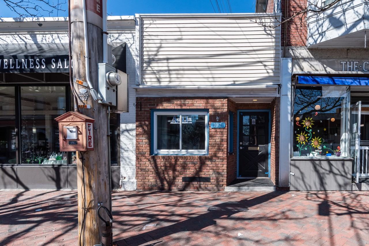 107 W Pearl St - Photo 2 of 9