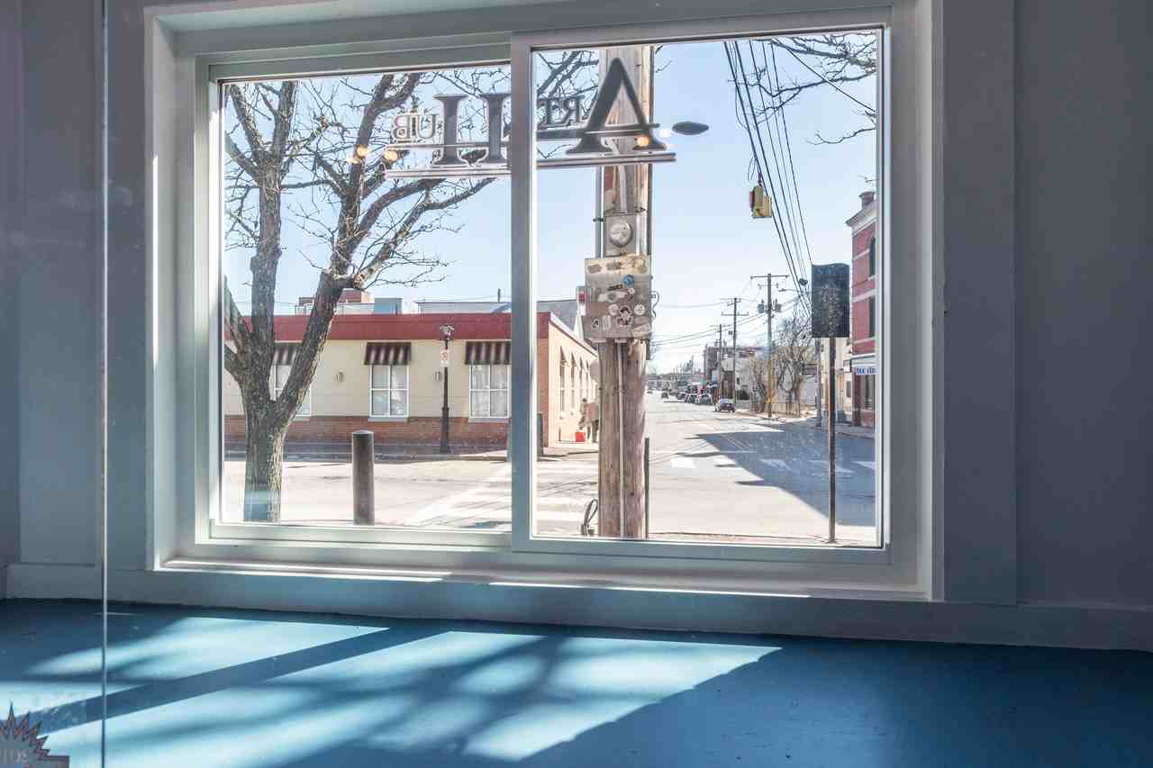 107 W Pearl St - Photo 3 of 9