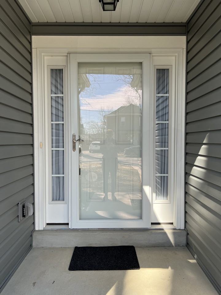 634 Leonard Ave - Photo 2 of 32