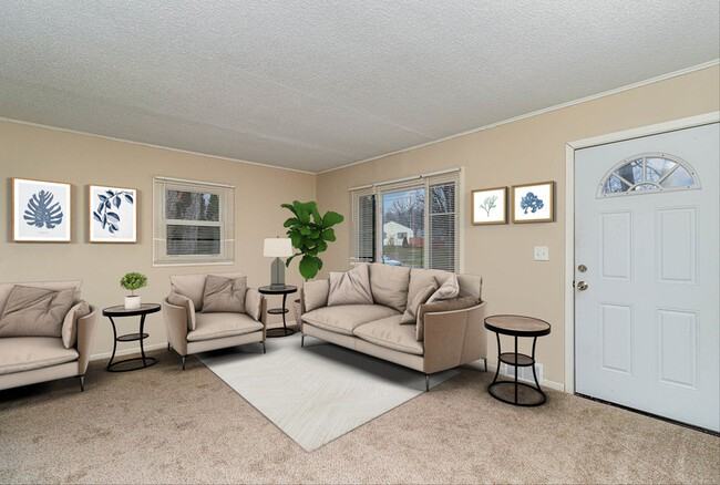 5847 Quebec Ave N - Photo 3 of 10