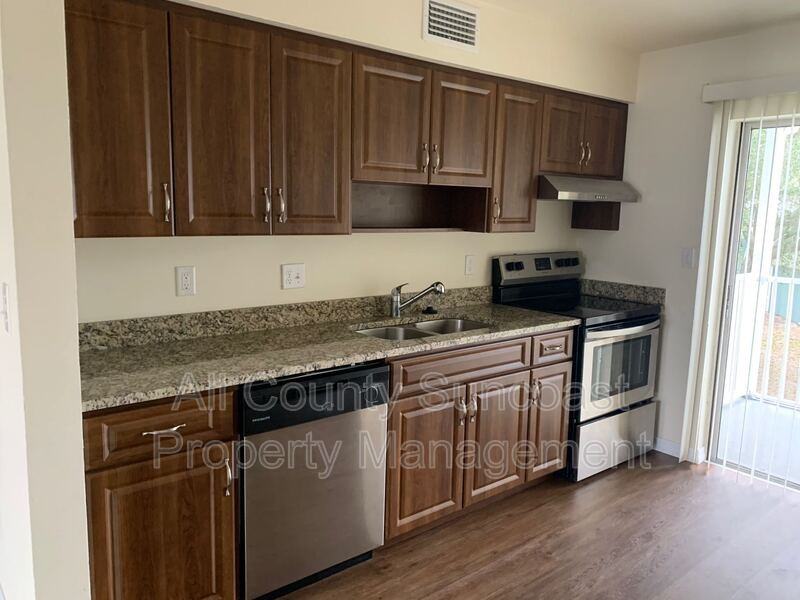 7450 35th St N #903 - Photo 3 of 9