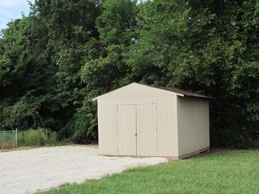 20650 Blackberry Ln - Photo 2 of 35