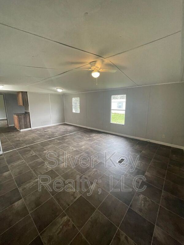 270 County Road #1108 - Photo 3 of 15
