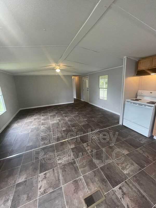 270 County Road #1108 - Photo 4 of 15