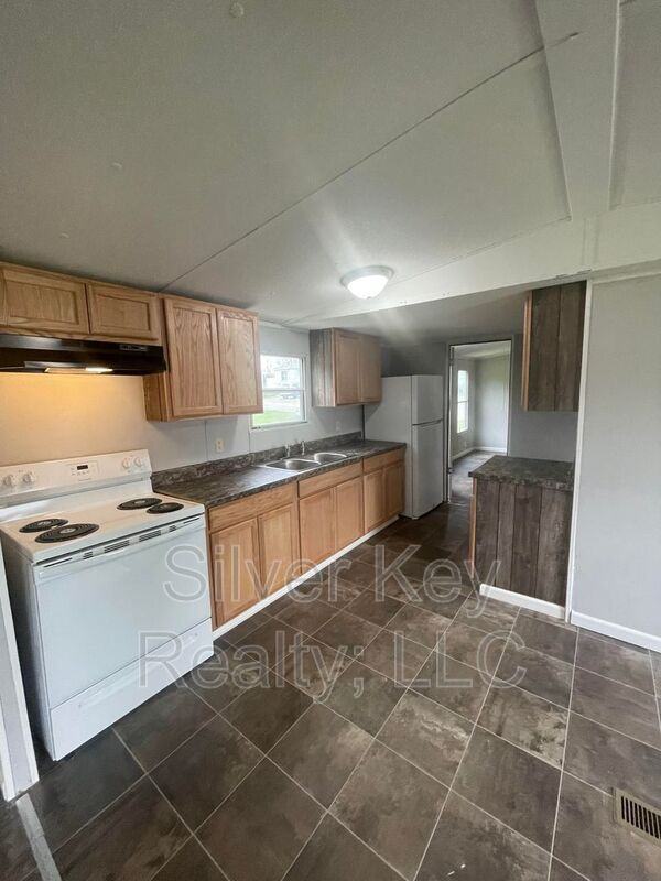 270 County Road #1108 - Photo 5 of 15