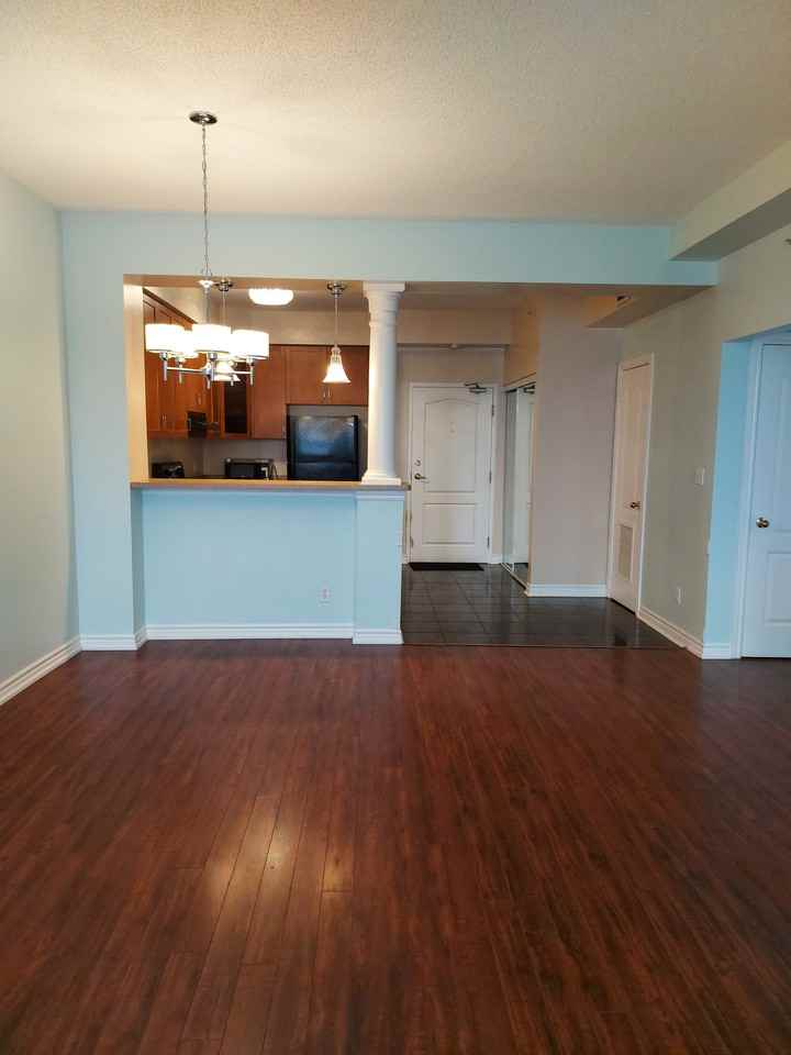 3531 Lake Shore Blvd W - Photo 2 of 5