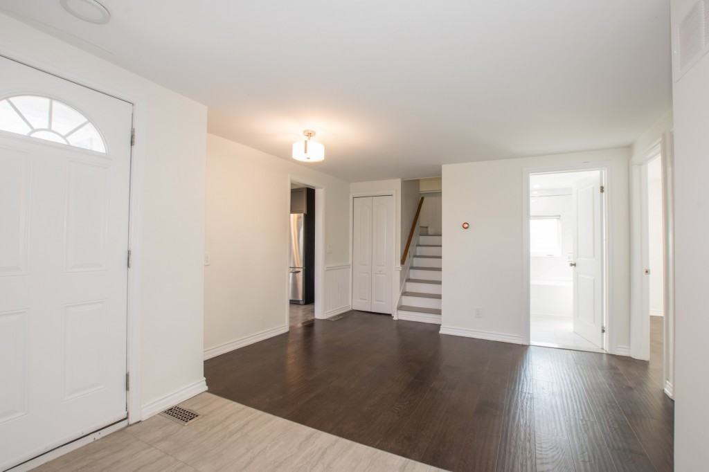 1083 Sunset Drive - Photo 2 of 20