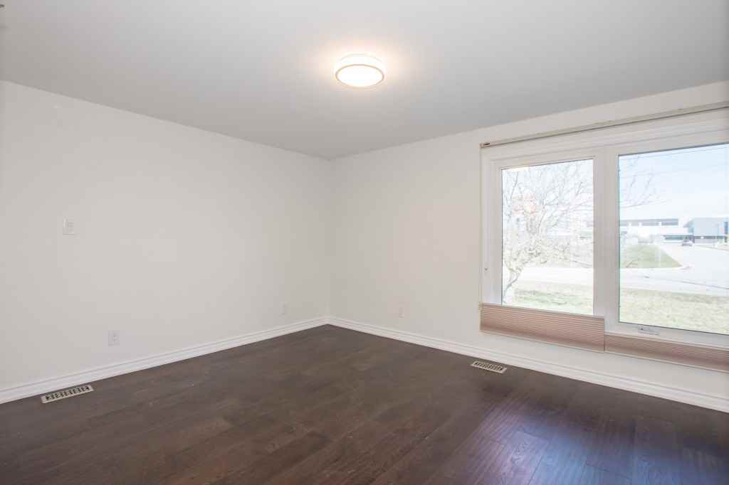 1083 Sunset Drive - Photo 3 of 20