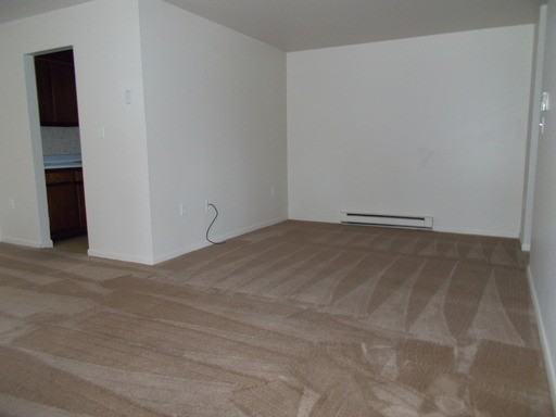 1502 Hunter Dr - Photo 3 of 7