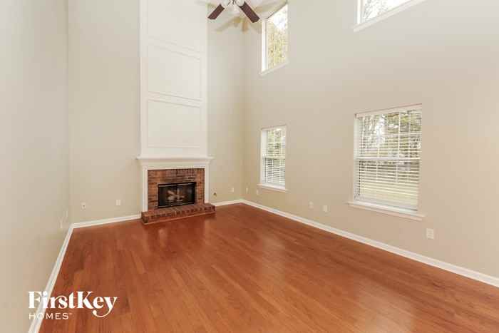 1640 Pinebreeze Dr - Photo 3 of 15