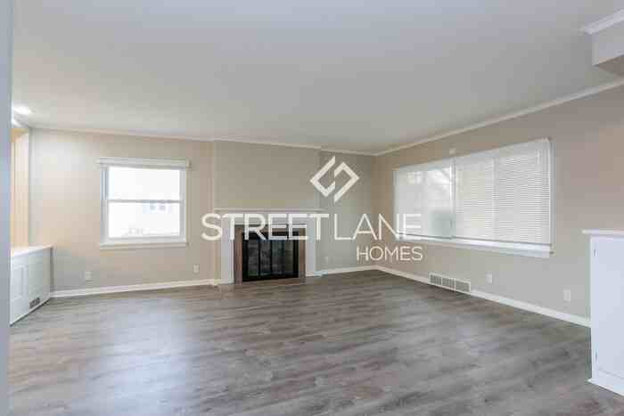 82 S Sylvan Ave - Photo 3 of 15