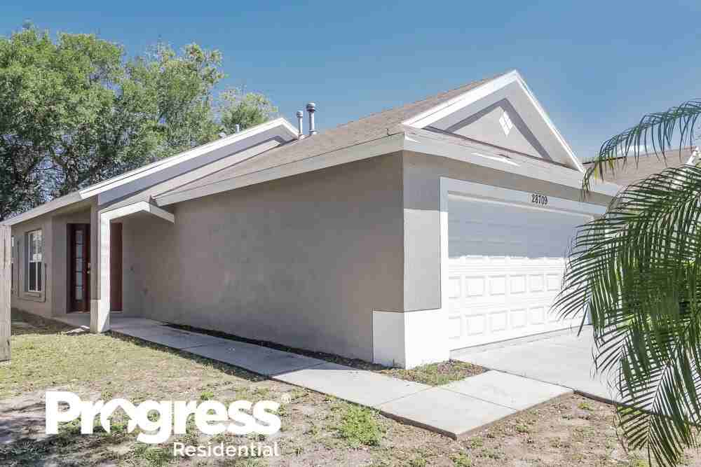 28709 Seashell Ct - Photo 3 of 16