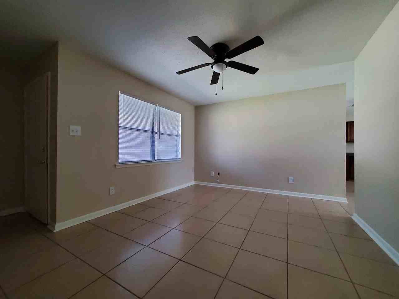 1805 Courtney St #1 - Photo 2 of 8