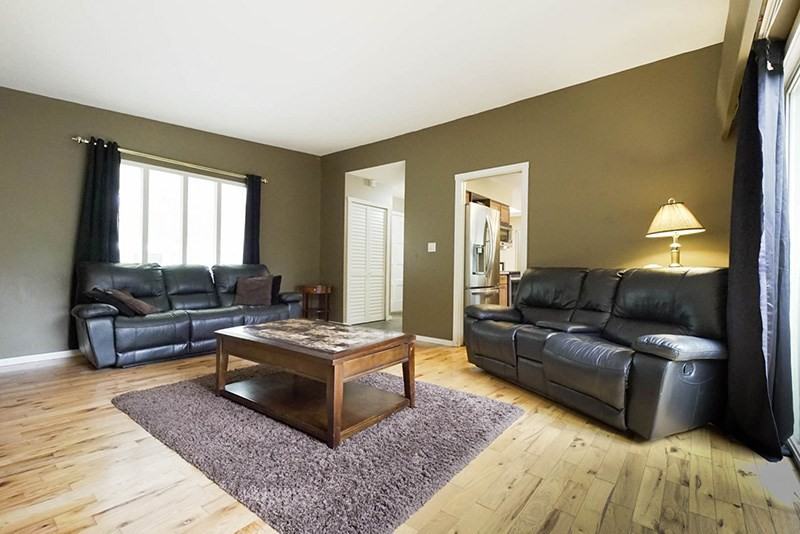 2966 Earls Court - Photo 2 of 13