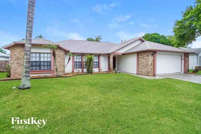 2151 Appalachian Dr - Photo 2 of 15