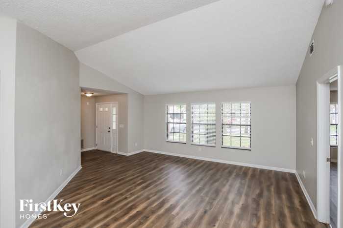 2151 Appalachian Dr - Photo 3 of 15