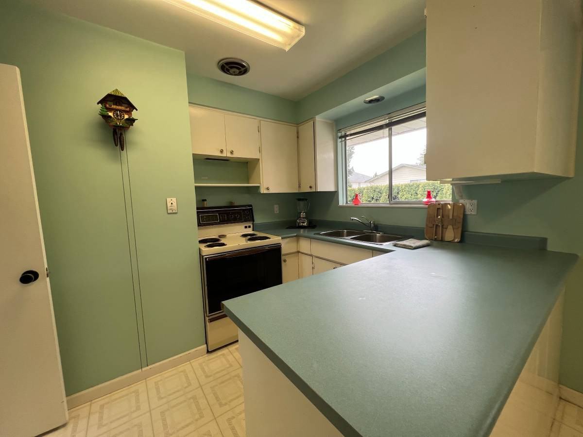 11917 Bonson Road - Photo 3 of 23