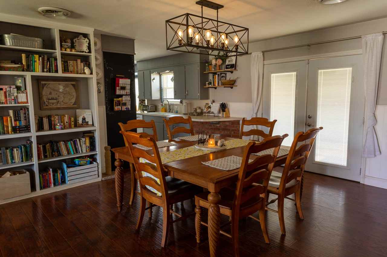 3320 Cimmaron Ave - Photo 3 of 11
