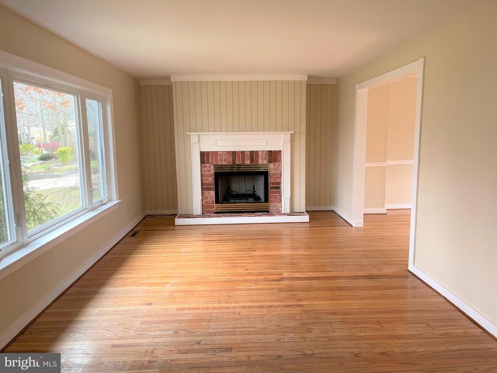 1717 Red Oak Rd - Photo 2 of 17