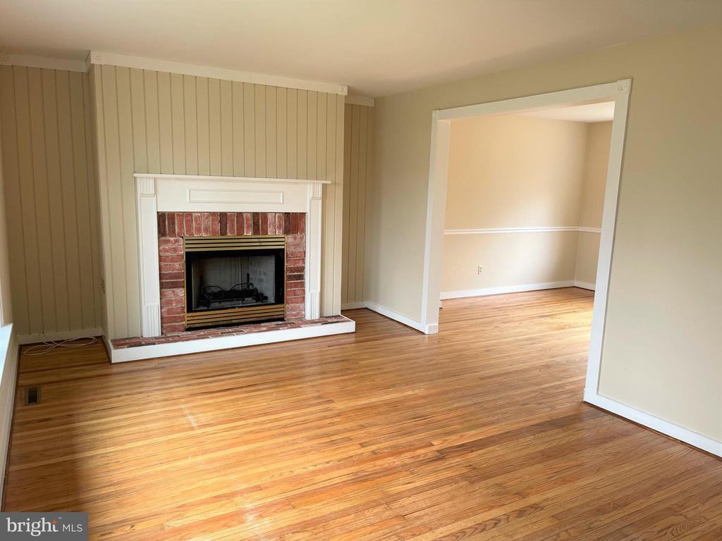 1717 Red Oak Rd - Photo 3 of 17