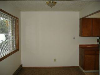 1121 SE 27th Ave - Photo 3 of 9