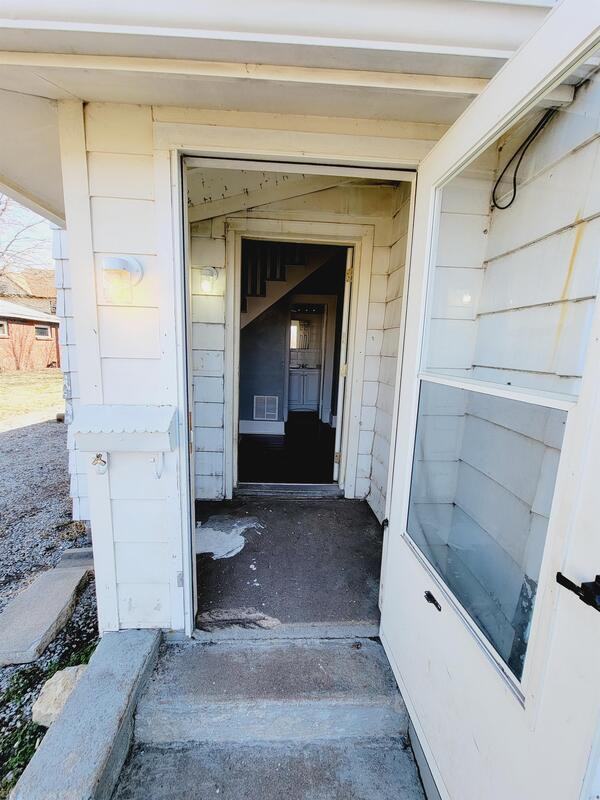 221 E 5th St - Photo 2 of 25