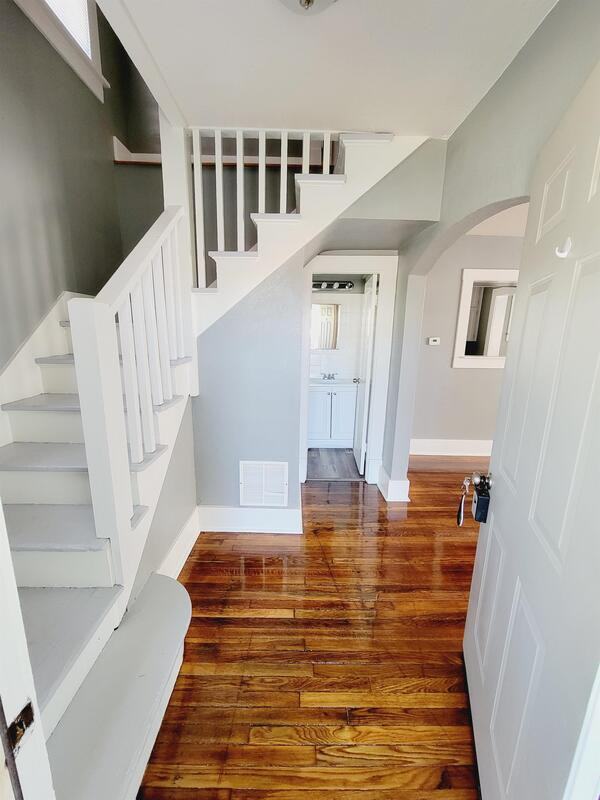221 E 5th St - Photo 3 of 25