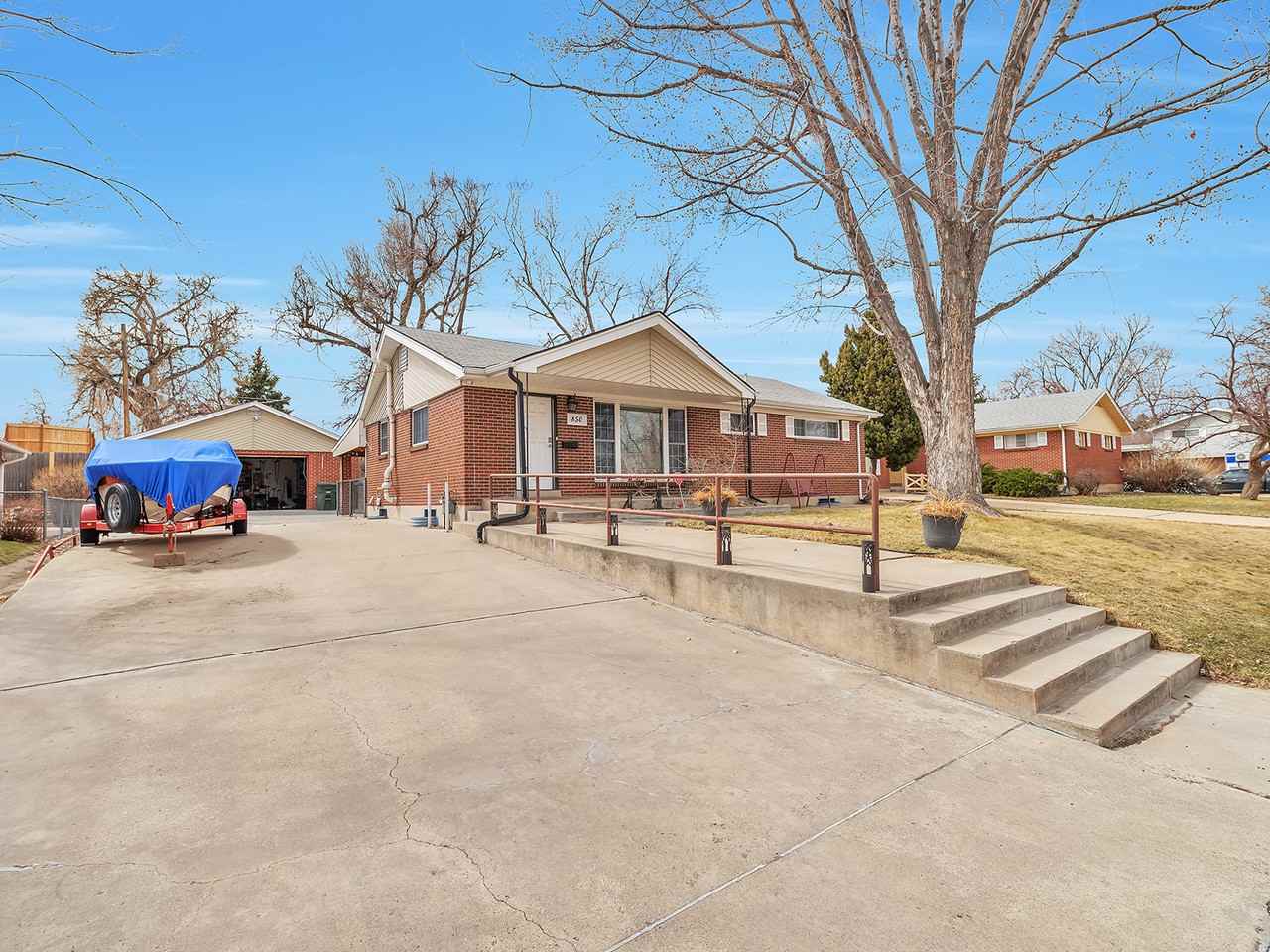 850 Naiad Dr - Photo 2 of 30