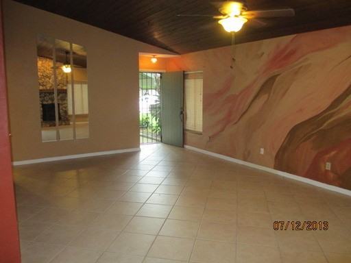 106 Meadowbrook Cir - Photo 3 of 14