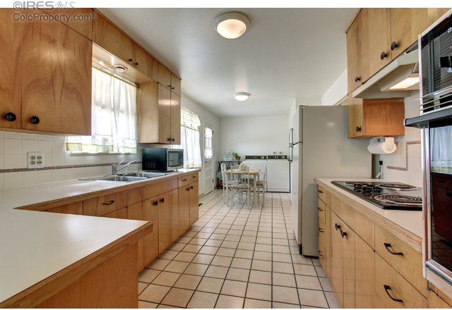 1937 W Lake St - Photo 3 of 11