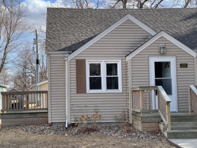 205 E 4th St - Photo 2 of 10