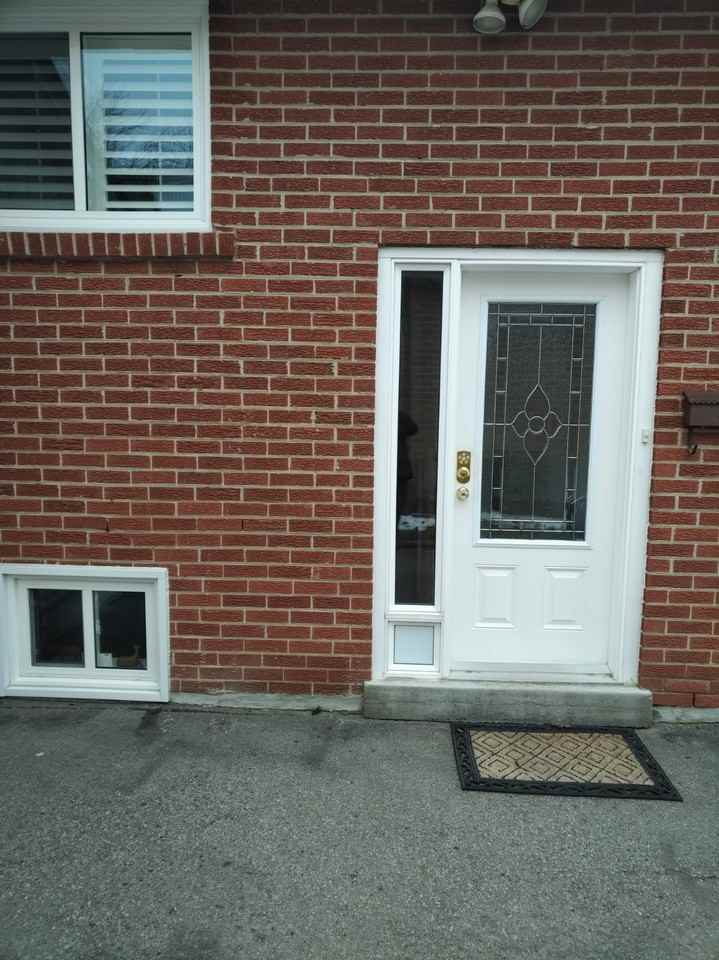 464 Sandford Street - Photo 5 of 37