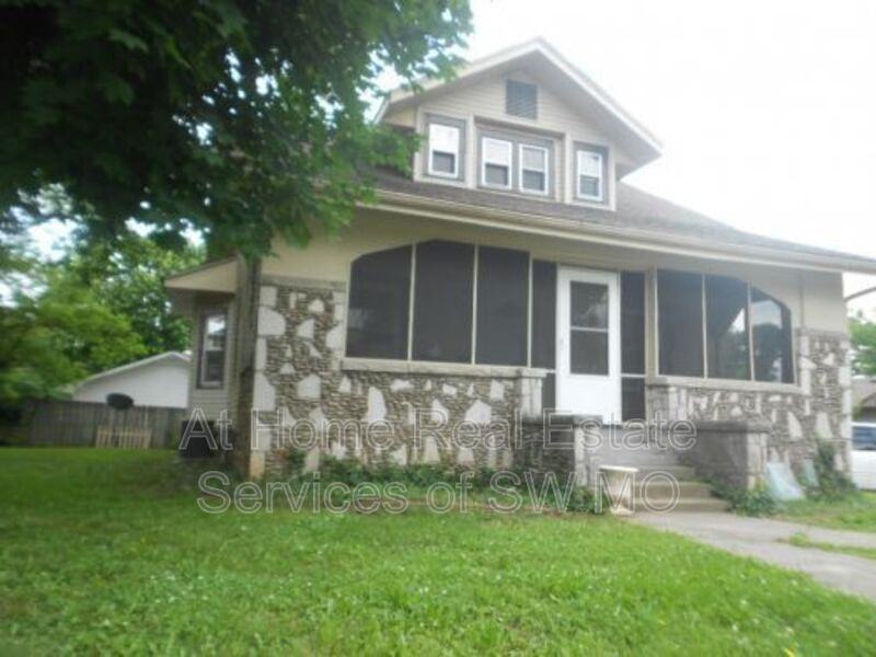 400 W Ildereen St - Photo 2 of 28