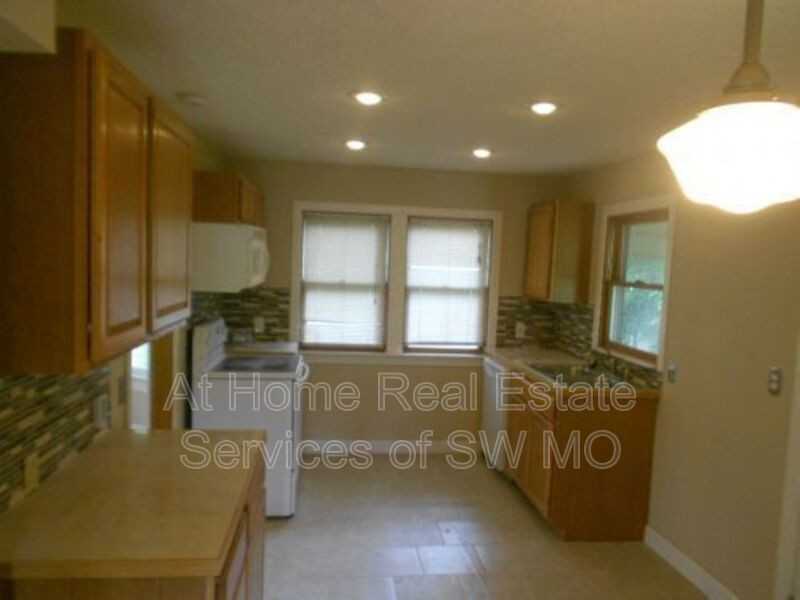 400 W Ildereen St - Photo 6 of 28