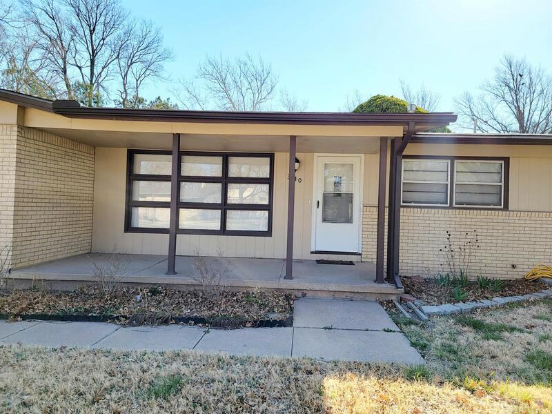 3140 N Sedgwick St - Photo 3 of 25