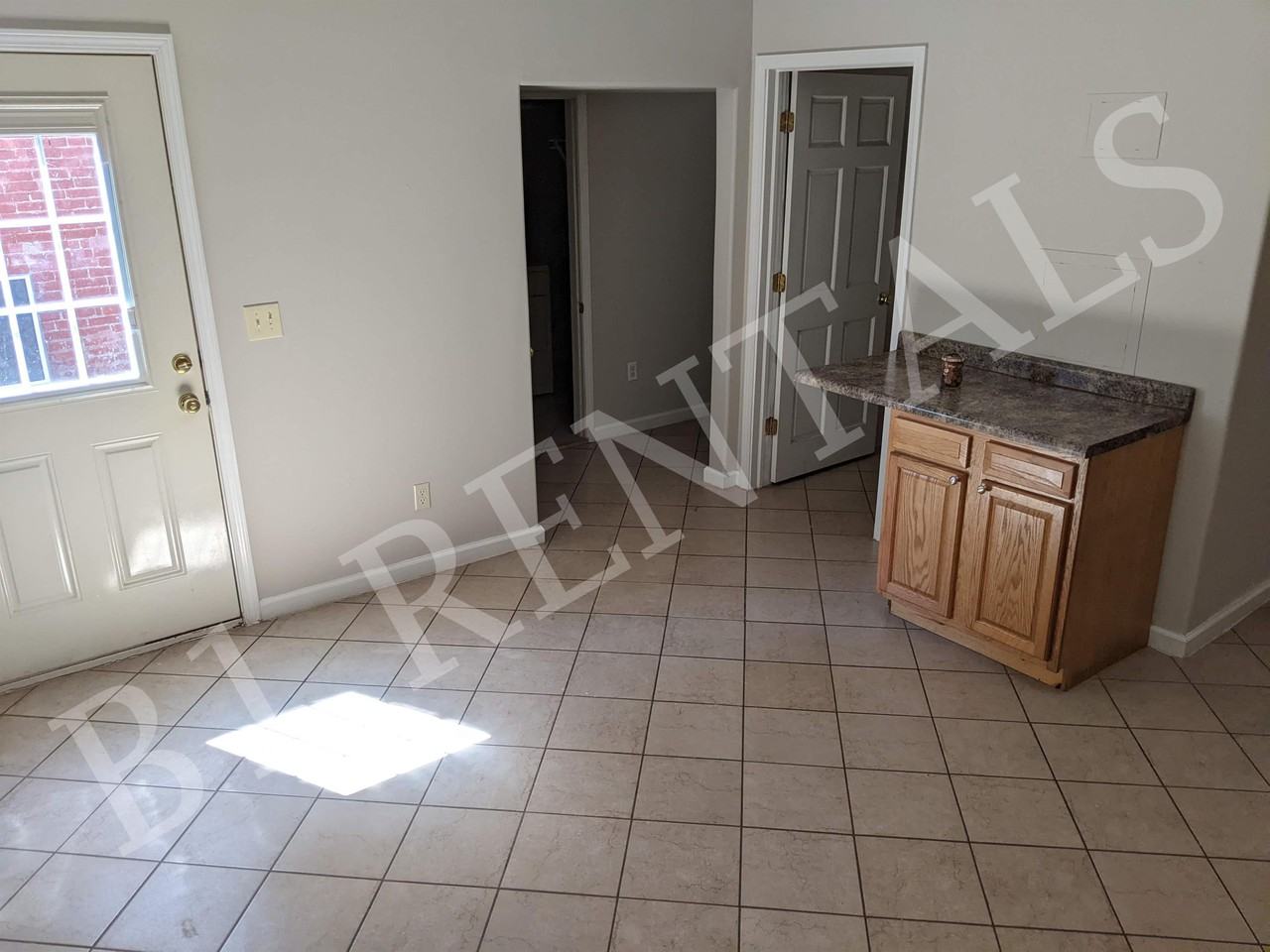 206 5th St #1 - Photo 3 of 9