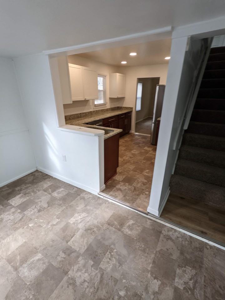 4995 Jackson St #1 - Photo 4 of 10