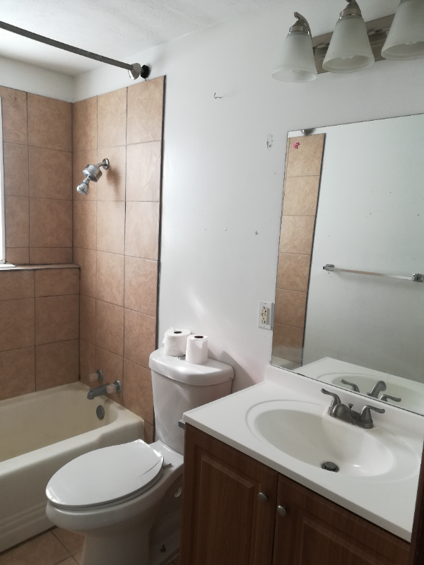 149 E 1st St #4 - Photo 3 of 8